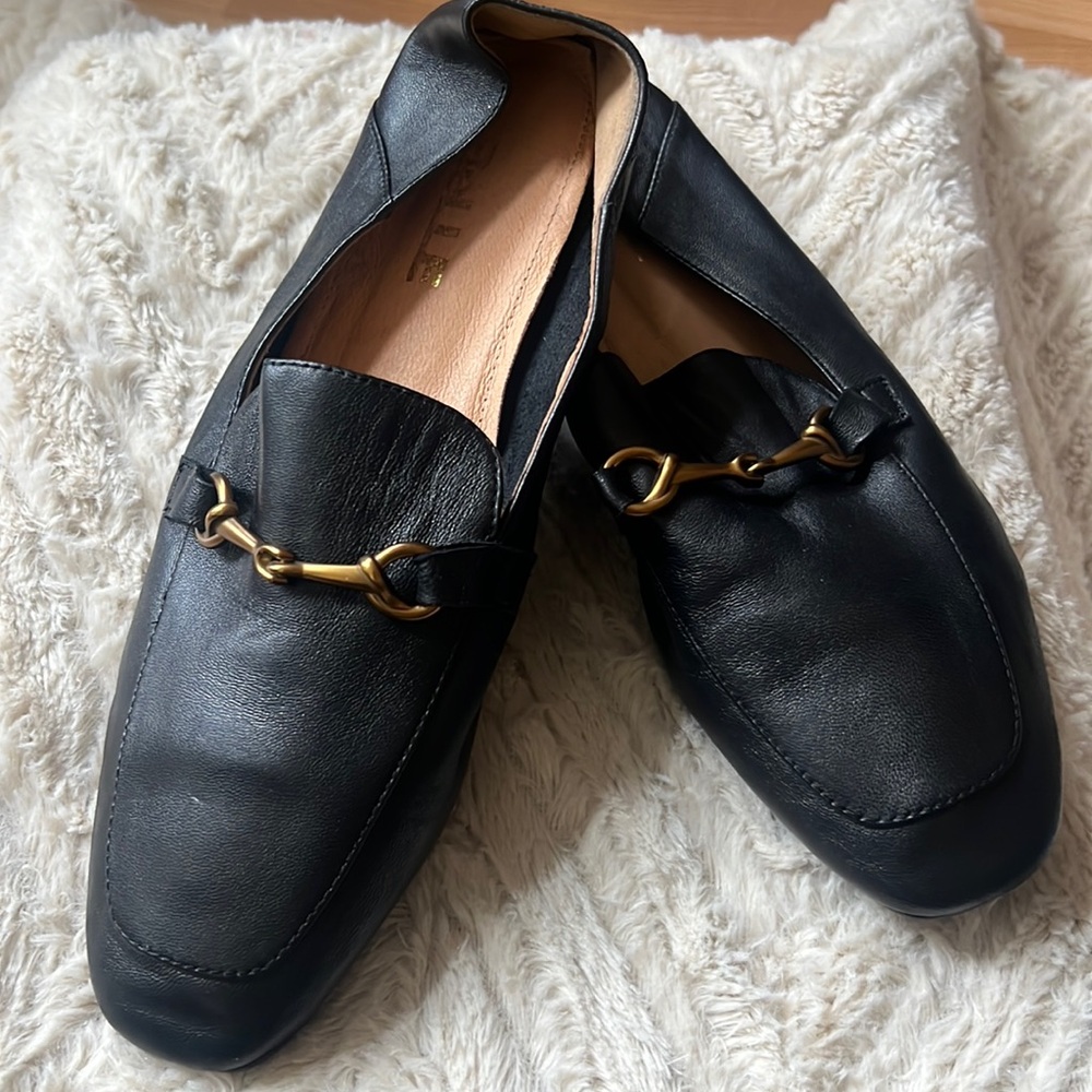 Women's Belle Loafer with bronze color Black Leather size 240 Korean is US sz 7